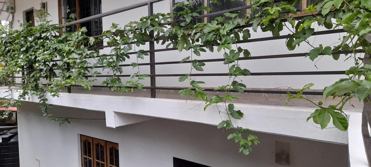 Le Farmhouse Munnar Anachal Exterior photo